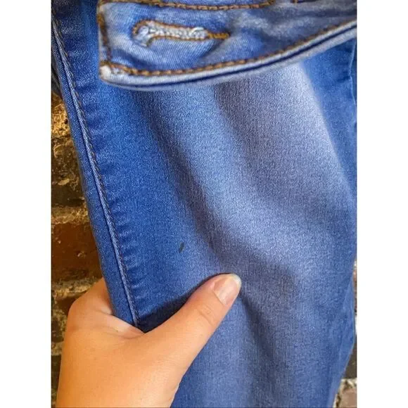 l.e.i. • Blue High Waisted Triple Button Skinny Jeans • Size 5 - Picture 6 of 12